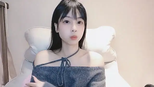 Snapshot of -Hottie chatting on January 2025 03:17:02 PM -Hottie online show from January 2025 03:17:02 PM