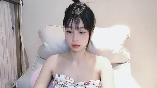 Snapshot of -Hottie chatting on January 2025 06:12:02 PM -Hottie online show from January 2025 06:12:02 PM