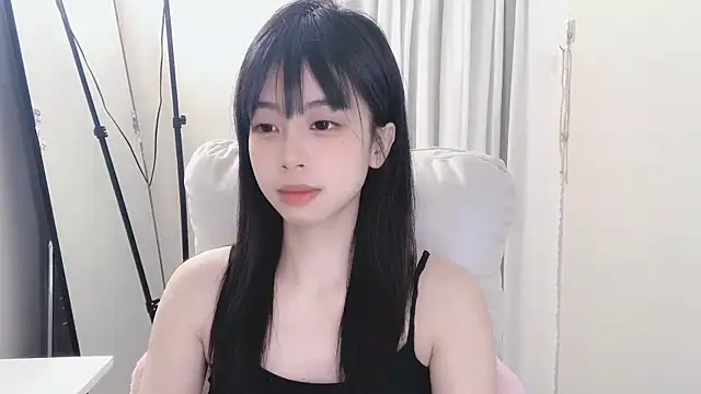 Snapshot of -Hottie chatting on February 2025 03:37:02 PM -Hottie online show from February 2025 03:37:02 PM