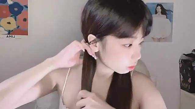 Snapshot of -Hottie chatting on October 2025 03:24:01 PM -Hottie online show from October 2025 03:24:01 PM