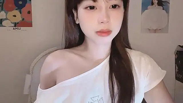 Snapshot of -Hottie chatting on October 2025 07:59:01 PM -Hottie online show from October 2025 07:59:01 PM