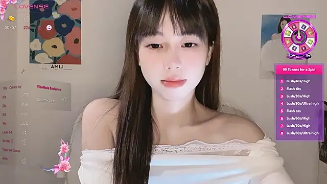 Snapshot of -Hottie chatting on November 2025 04:08:01 PM -Hottie online show from November 2025 04:08:01 PM