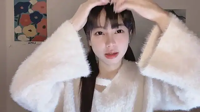 -Hottie online show from November 2025 04:18:02 PM