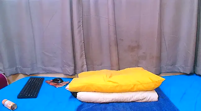 Snapshot of SexyCamilaxx chatting on January 2025 12:56:01 PM SexyCamilaxx online show from January 2025 12:56:01 PM