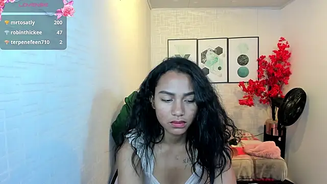 Snapshot of Julie_coper chatting on February 2025 03:45:02 PM Julie coper online show from February 2025 03:45:02 PM