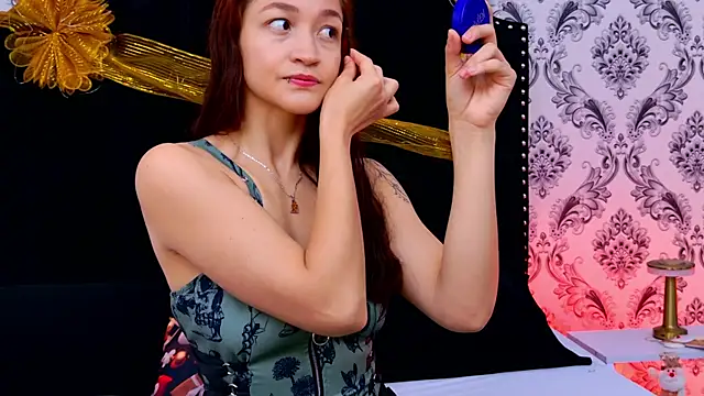 SaaraBrown online show from December 2025 12:34:02 PM