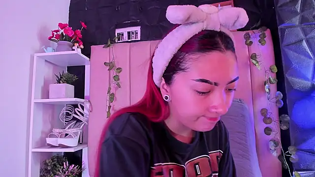 Mia Rinn online show from February 2026 01:16:01 PM