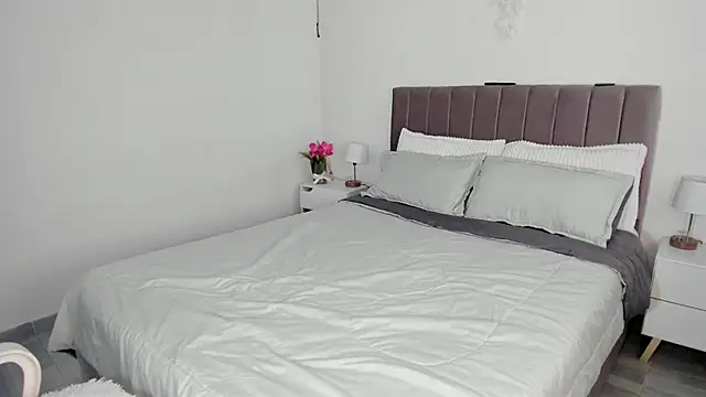 Snapshot of Ori_valentina chatting on October 2025 07:15:01 PM Ori valentina online show from October 2025 07:15:01 PM