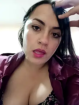 Snapshot of Lesly_10- chatting on January 2025 10:30:02 PM Lesly 10- online show from January 2025 10:30:02 PM
