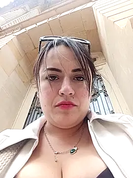 Lesly 10- online show from November 2025 06:32:01 PM