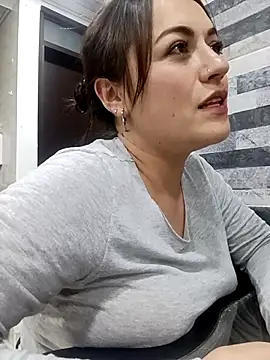 Lesly 10- online show from November 2025 02:23:01 AM