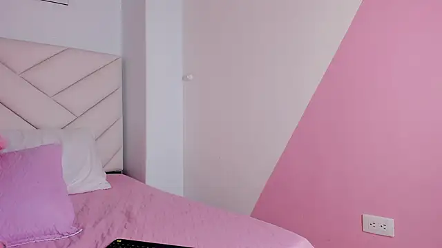 Brianna bigboobs online show from December 2024 02:38:02 PM