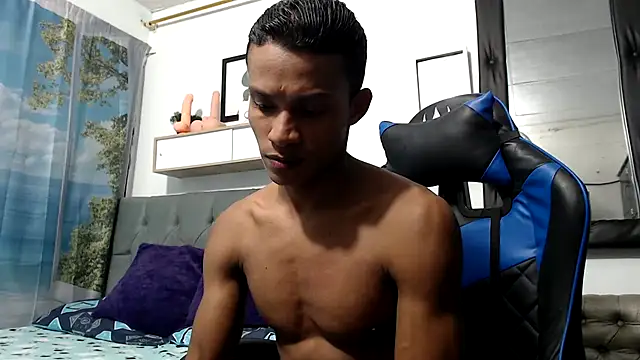 Snapshot of Ryan_Vergon chatting on October 2025 04:04:02 AM Ryan Vergon online show from October 2025 04:04:02 AM