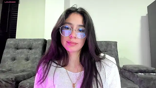 emmadiaz1 online show from October 2025 06:11:02 AM