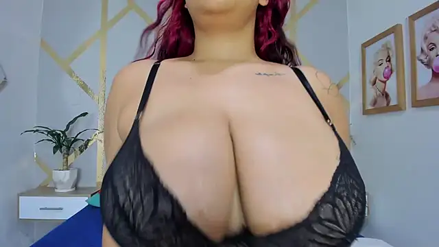 Snapshot of Caroliine_Torres chatting on February 2025 12:05:02 PM Caroliine Torres online show from February 2025 12:05:02 PM