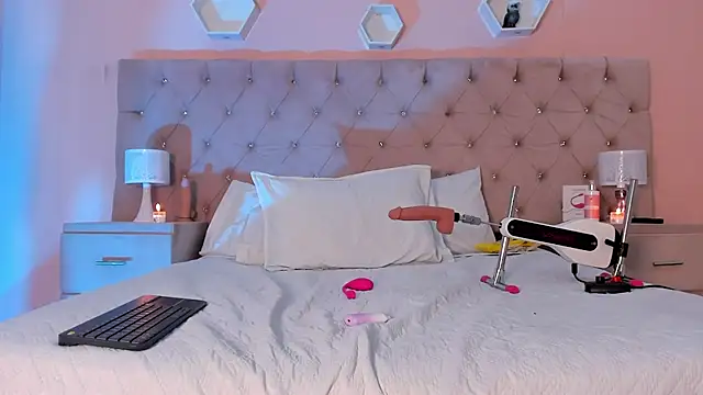 EmySilver online show from December 2024 05:42:01 PM