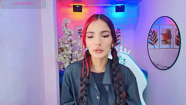 Snapshot of Dafne_huges chatting on October 2025 07:36:02 PM Dafne huges online show from October 2025 07:36:02 PM