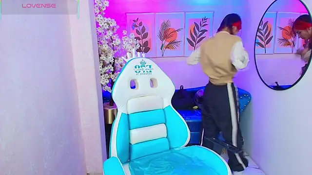 Snapshot of Dafne_huges chatting on October 2025 07:12:01 PM Dafne huges online show from October 2025 07:12:01 PM