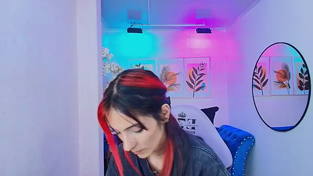 Snapshot of Dafne_huges chatting on October 2025 07:27:02 PM Dafne huges online show from October 2025 07:27:02 PM