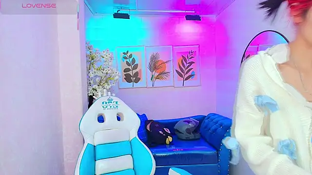 Snapshot of Dafne_huges chatting on November 2025 07:13:02 PM Dafne huges online show from November 2025 07:13:02 PM