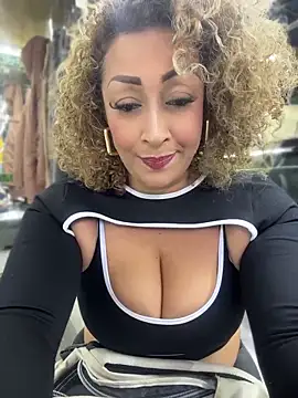 Snapshot of Katti_Barrera chatting on June 2026 09:28:02 PM Katti Barrera online show from June 2026 09:28:02 PM