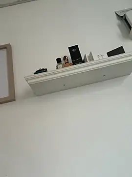 JuNIs  online show from November 2025 12:15:02 PM