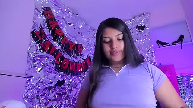 SarahStones online show from November 2025 04:44:02 AM