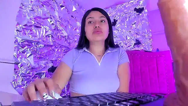 SarahStones online show from November 2025 12:32:02 AM