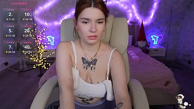 Snapshot of RedShinee chatting on February 2025 02:05:01 PM RedShinee online show from February 2025 02:05:01 PM