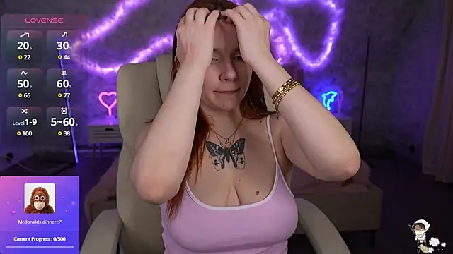 Snapshot of RedShinee chatting on March 2025 05:03:02 PM RedShinee online show from March 2025 05:03:02 PM