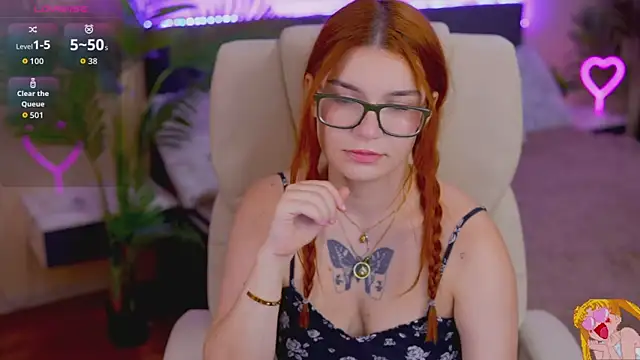 Snapshot of RedShinee chatting on September 2025 06:04:02 AM RedShinee online show from September 2025 06:04:02 AM