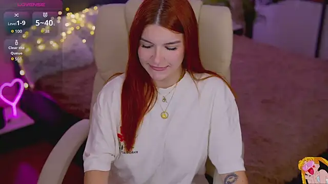 Snapshot of RedShinee chatting on October 2025 06:27:02 AM RedShinee online show from October 2025 06:27:02 AM