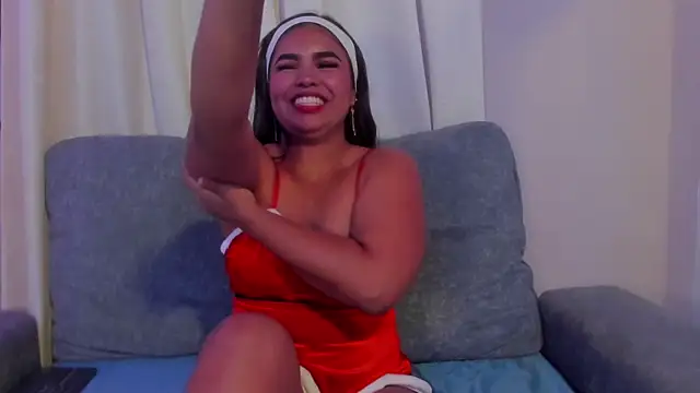 zoe roux21 online show from December 2025 03:01:02 AM