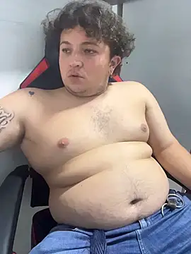 Snapshot of AndresChuboi chatting on November 2025 01:17:01 AM AndresChuboi online show from November 2025 01:17:01 AM