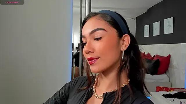 scarlet castro online show from March 2025 05:46:01 PM