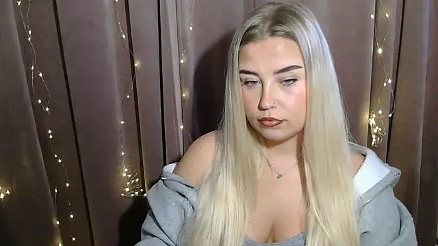 Snapshot of KristyHoney chatting on December 2024 09:45:02 AM KristyHoney online show from December 2024 09:45:02 AM