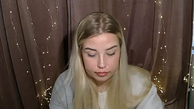 Snapshot of KristyHoney chatting on December 2024 09:35:02 AM KristyHoney online show from December 2024 09:35:02 AM