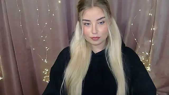 Snapshot of KristyHoney chatting on December 2024 10:37:01 PM KristyHoney online show from December 2024 10:37:01 PM