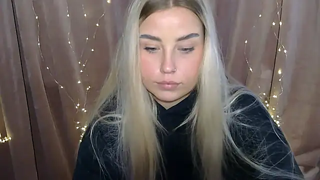 Snapshot of KristyHoney chatting on December 2024 10:50:02 AM KristyHoney online show from December 2024 10:50:02 AM