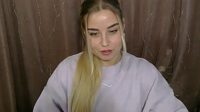 Snapshot of KristyHoney chatting on December 2024 09:47:02 AM KristyHoney online show from December 2024 09:47:02 AM