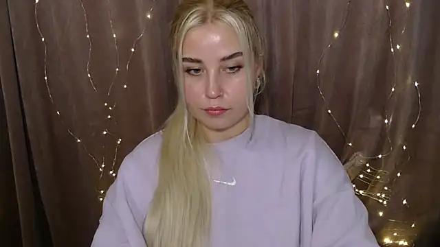 Snapshot of KristyHoney chatting on December 2024 04:24:02 PM KristyHoney online show from December 2024 04:24:02 PM