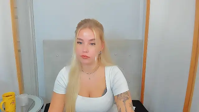 Snapshot of KristyHoney chatting on March 2025 09:44:01 AM KristyHoney online show from March 2025 09:44:01 AM