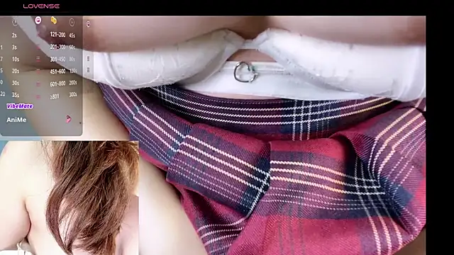 Tastemystrawberry online show from December 2024 01:33:01 PM