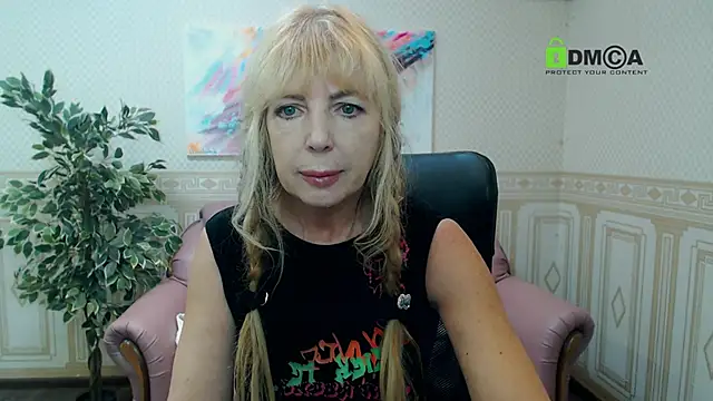 Snapshot of Anna_Diax chatting on December 2024 12:44:01 PM Anna Diax online show from December 2024 12:44:01 PM