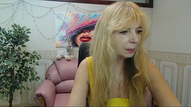Snapshot of Anna_Diax chatting on February 2025 12:55:01 PM Anna Diax online show from February 2025 12:55:01 PM