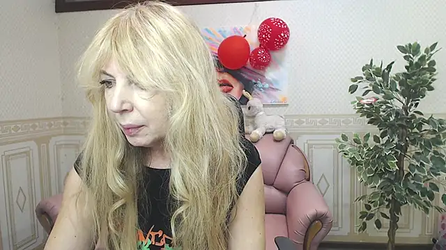 Snapshot of Anna_Diax chatting on February 2025 12:33:02 PM Anna Diax online show from February 2025 12:33:02 PM