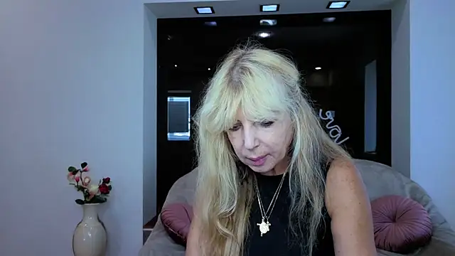 Snapshot of Anna_Diax chatting on September 2025 11:43:02 AM Anna Diax online show from September 2025 11:43:02 AM