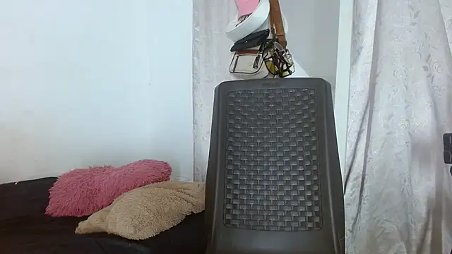 cristinamontiel online show from April 2026 02:33:01 PM
