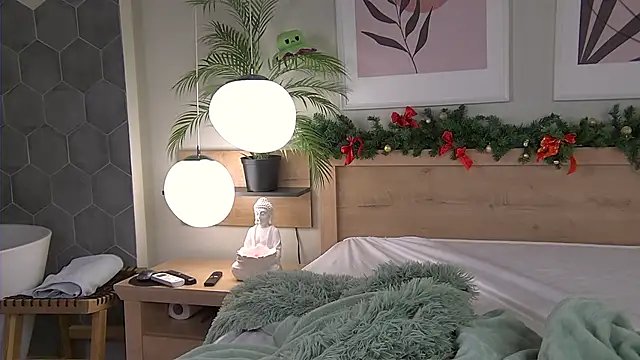 Snapshot of AshleyDouglas chatting on December 2024 04:20:02 AM AshleyDouglas online show from December 2024 04:20:02 AM