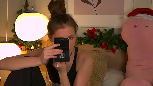 Snapshot of AshleyDouglas chatting on January 2025 07:27:02 AM AshleyDouglas online show from January 2025 07:27:02 AM